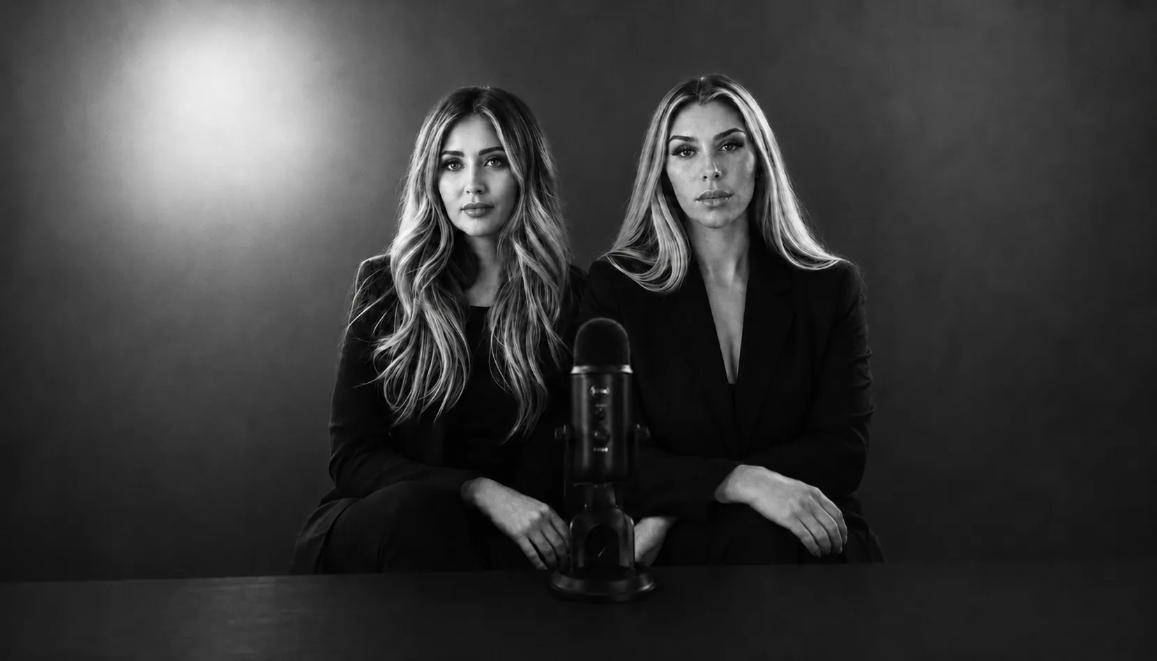 Nathalie Bleicher-Woth und Irina Yalcin am Mikrofon